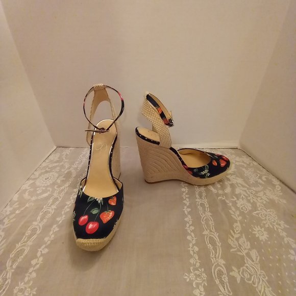 Jessica Simpson Shoes - Size 10 Jessica Simpson "Zestah" Platform Wedge Espadrille Sandals W/Fruit Print